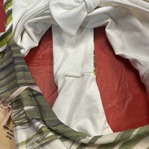 Cali Dreaming Kang One Piece Blade Swimsuit - Picture 4 of 4